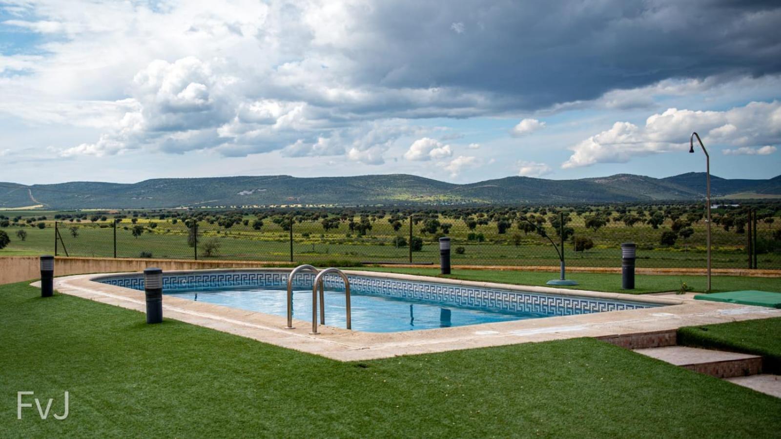 Finca Casa Rural De La Mata Toledo Exterior photo